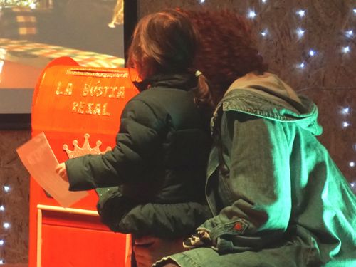 Activitat familiar: Bústia reial